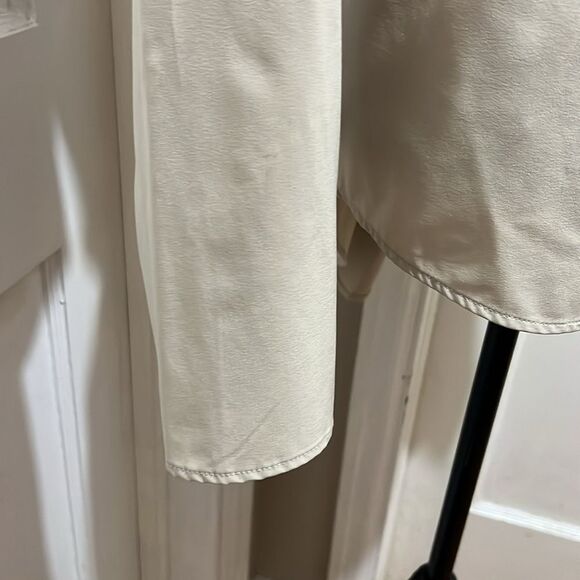 Women's XL Calvin Klein khaki button down with lovely details - plus size! - Picture 3 of 10
